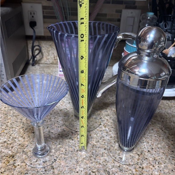 Striped Glassware Set - Picture 2 of 12